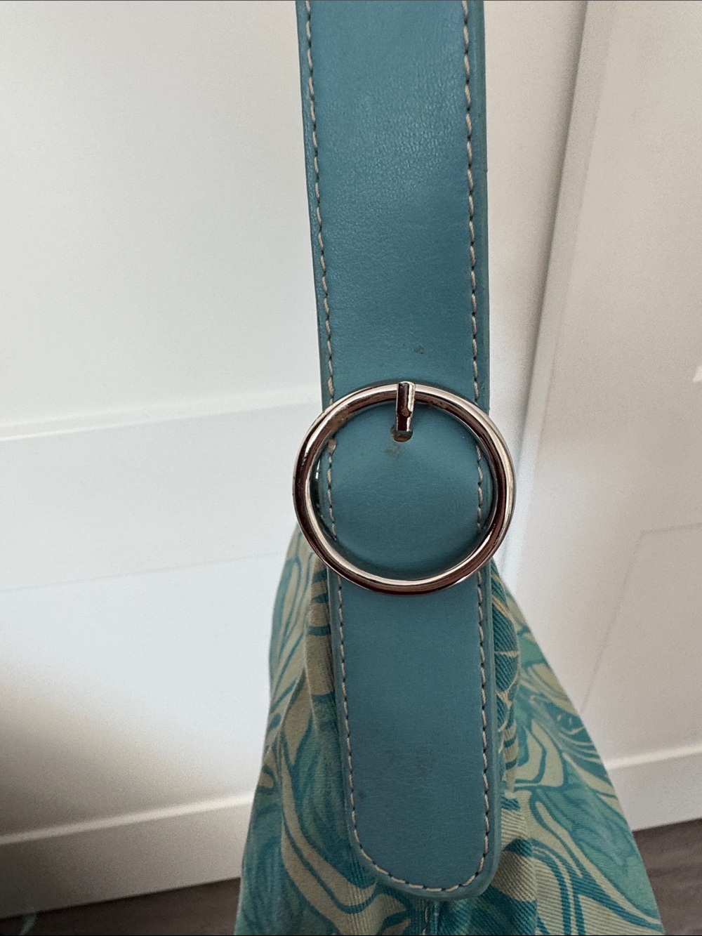 Fossil Teal Rose-Print Shoulder Bag with Silver Hardware and Charms - Picture 11 of 12